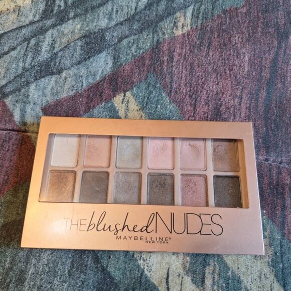 ✨ Maybelline The Blushed Nudes Eyeshadow Palette – 12 Shades (Used) - Picture 2 of 2